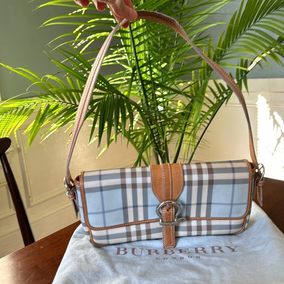 Burberry Spring / Summer handbag - Picture 2 of 10